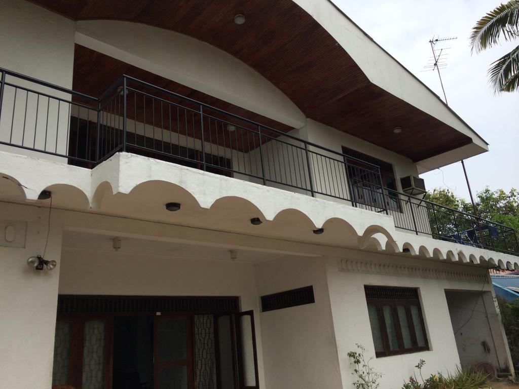 The Pallet House Dehiwala-Mount Lavinia Exterior foto